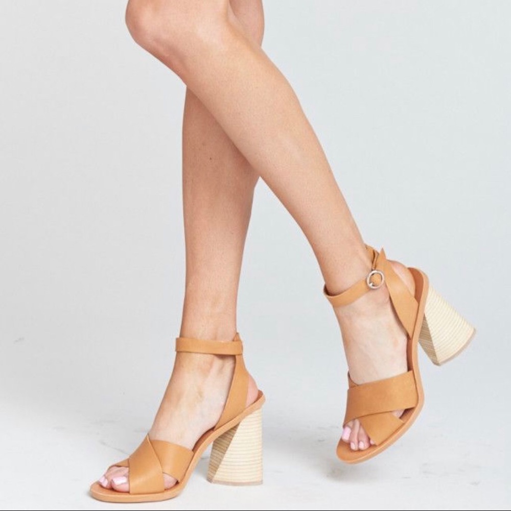 Dolce Vita Athena sandal new in box